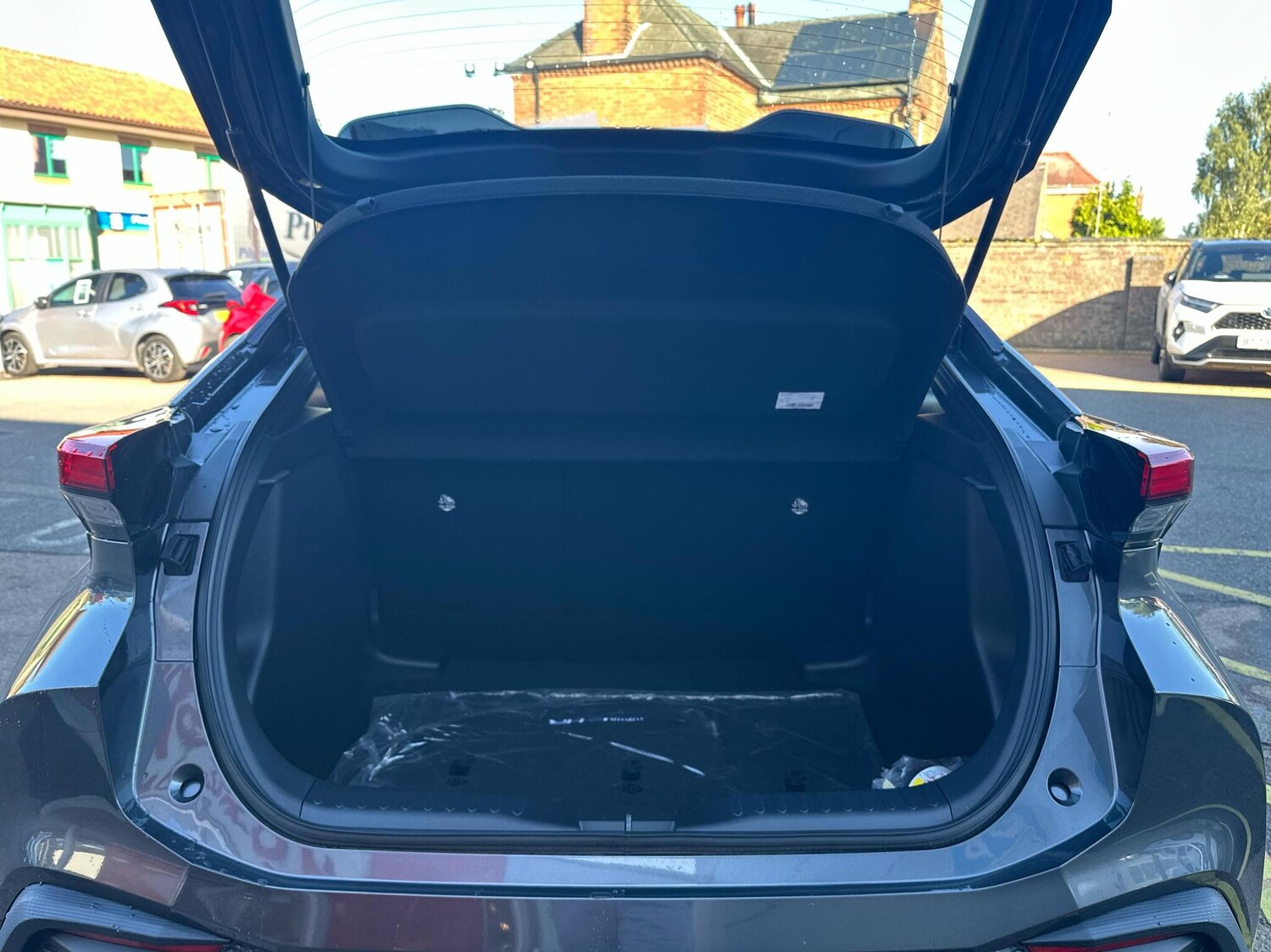 Used Toyota C-HR 2024 for sale - 75758340: Photo 14