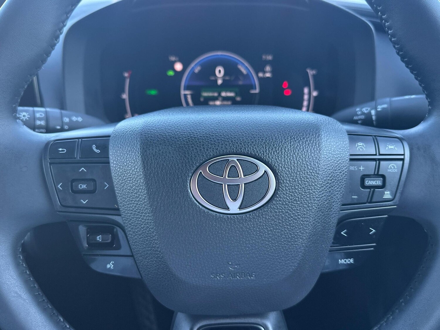 Used Toyota C-HR 2024 for sale - 75758340: Photo 8