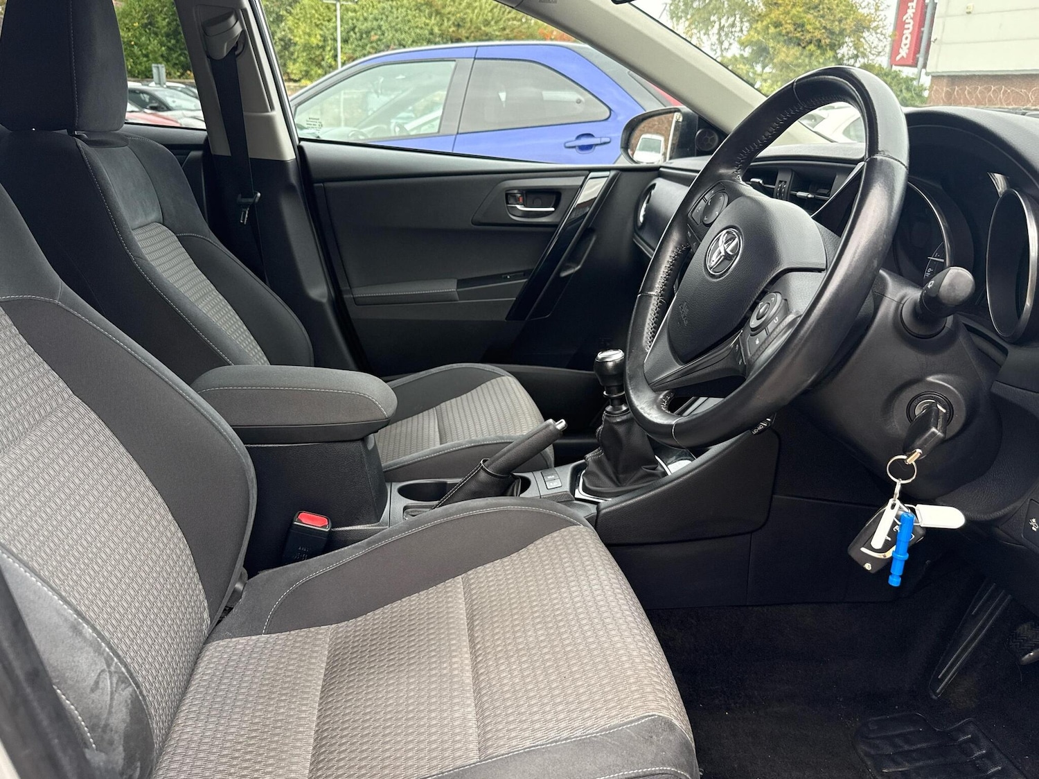 Used Toyota Auris 2017 for sale - 76086099: Photo 11