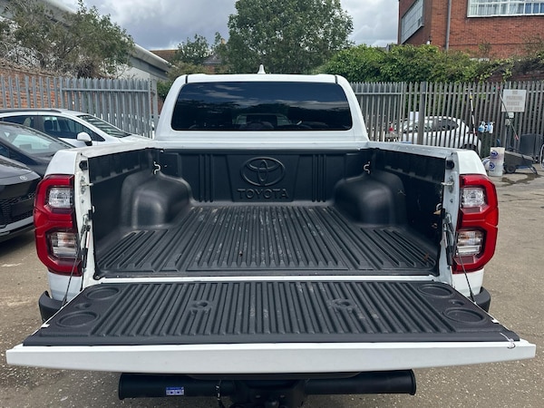 Used Toyota Hilux 2023 for sale - 75432348: Photo 14