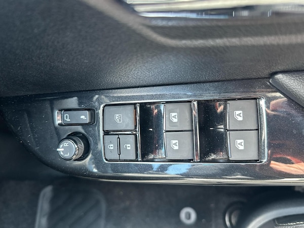 Used Toyota Hilux 2023 for sale - 75432348: Photo 21