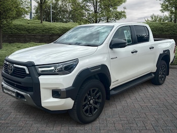 Used Toyota Hilux 2023 for sale - 75432348: Photo