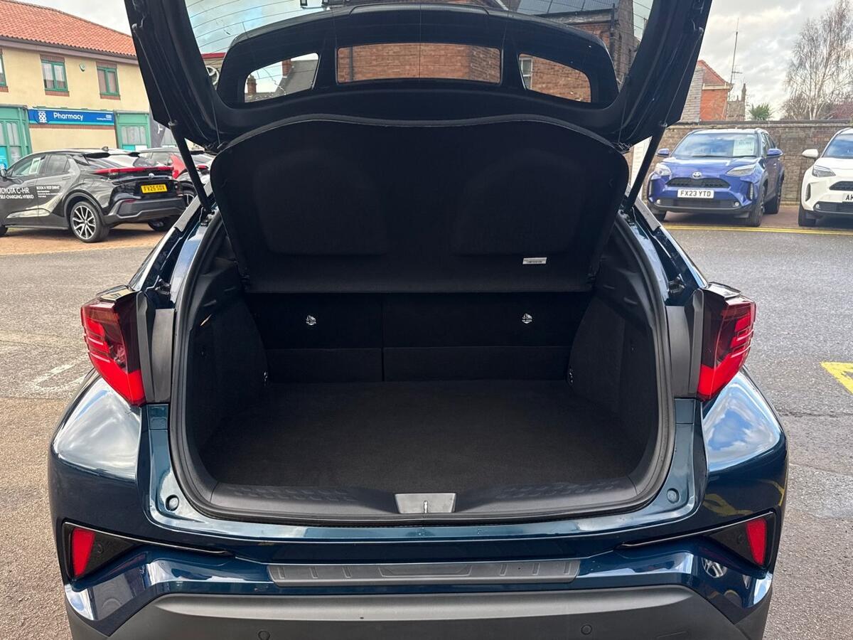 Used Toyota C-HR 2023 for sale - 77239247: Photo 10