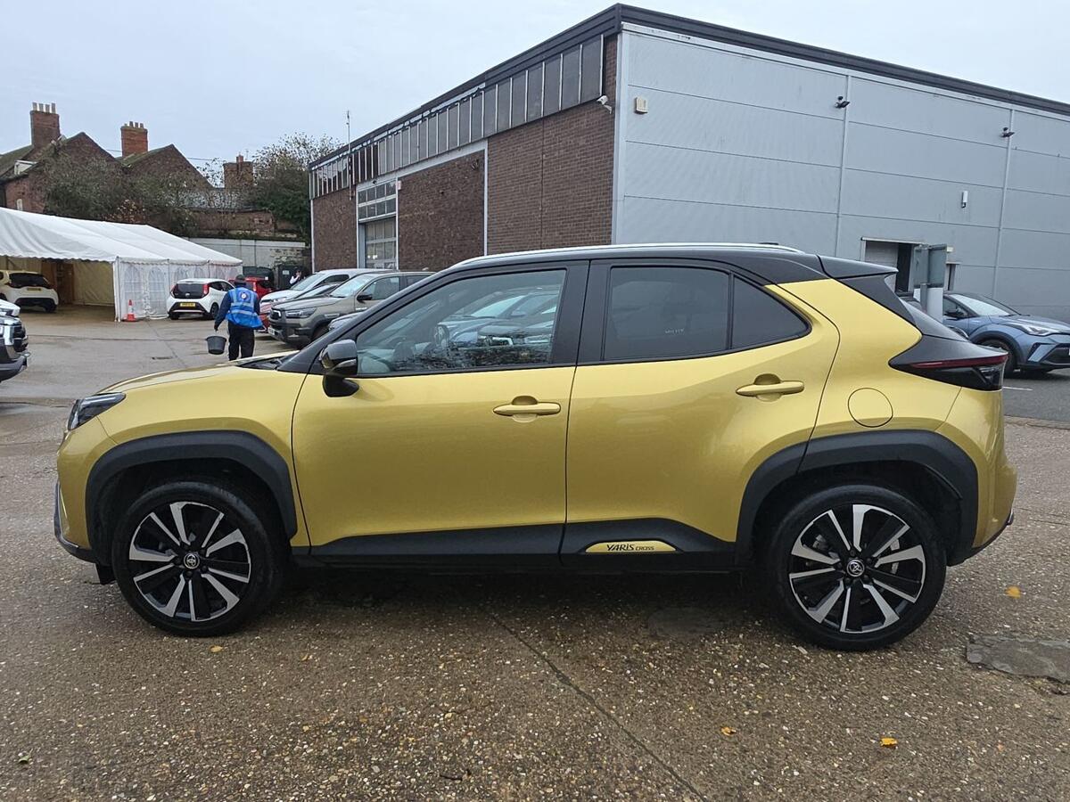 Used Toyota Yaris Cross 2022 for sale - 77013602: Photo 14