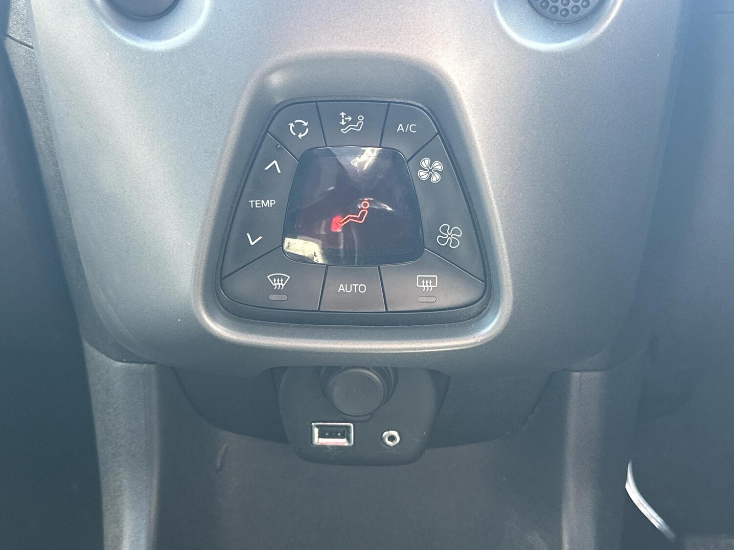 Used Toyota AYGO 2018 for sale - 76044007: Photo 21