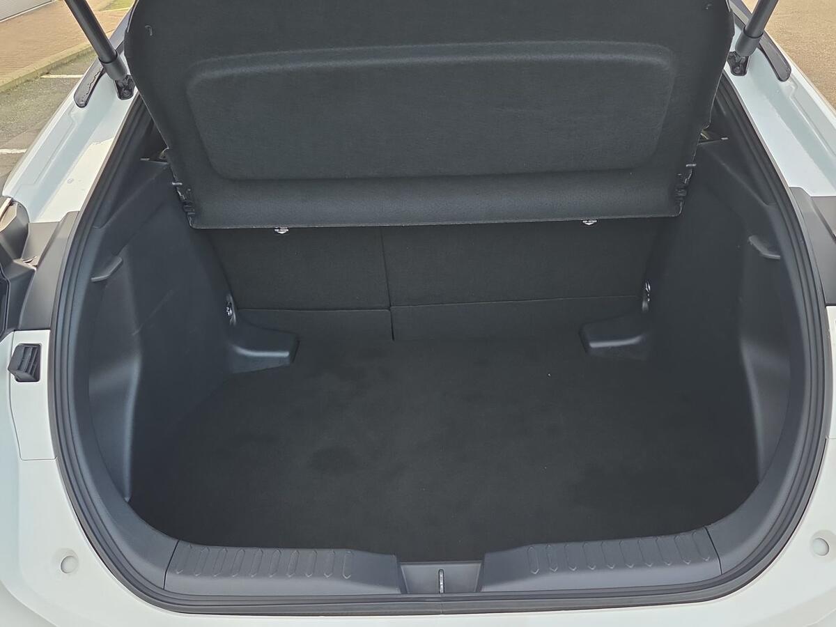 Used Toyota C-HR 2024 for sale - 76937263: Photo 10