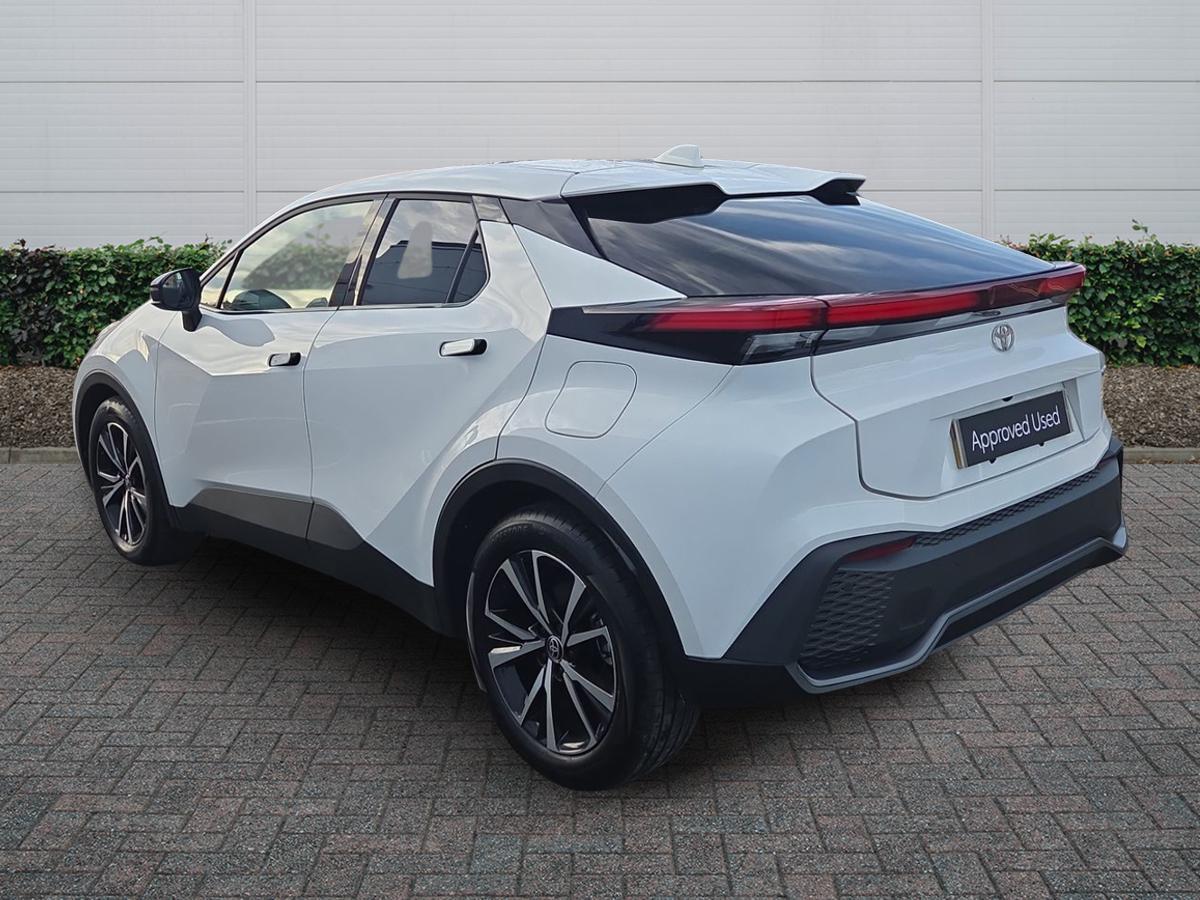 Used Toyota C-HR 2024 for sale - 76937263: Photo 2