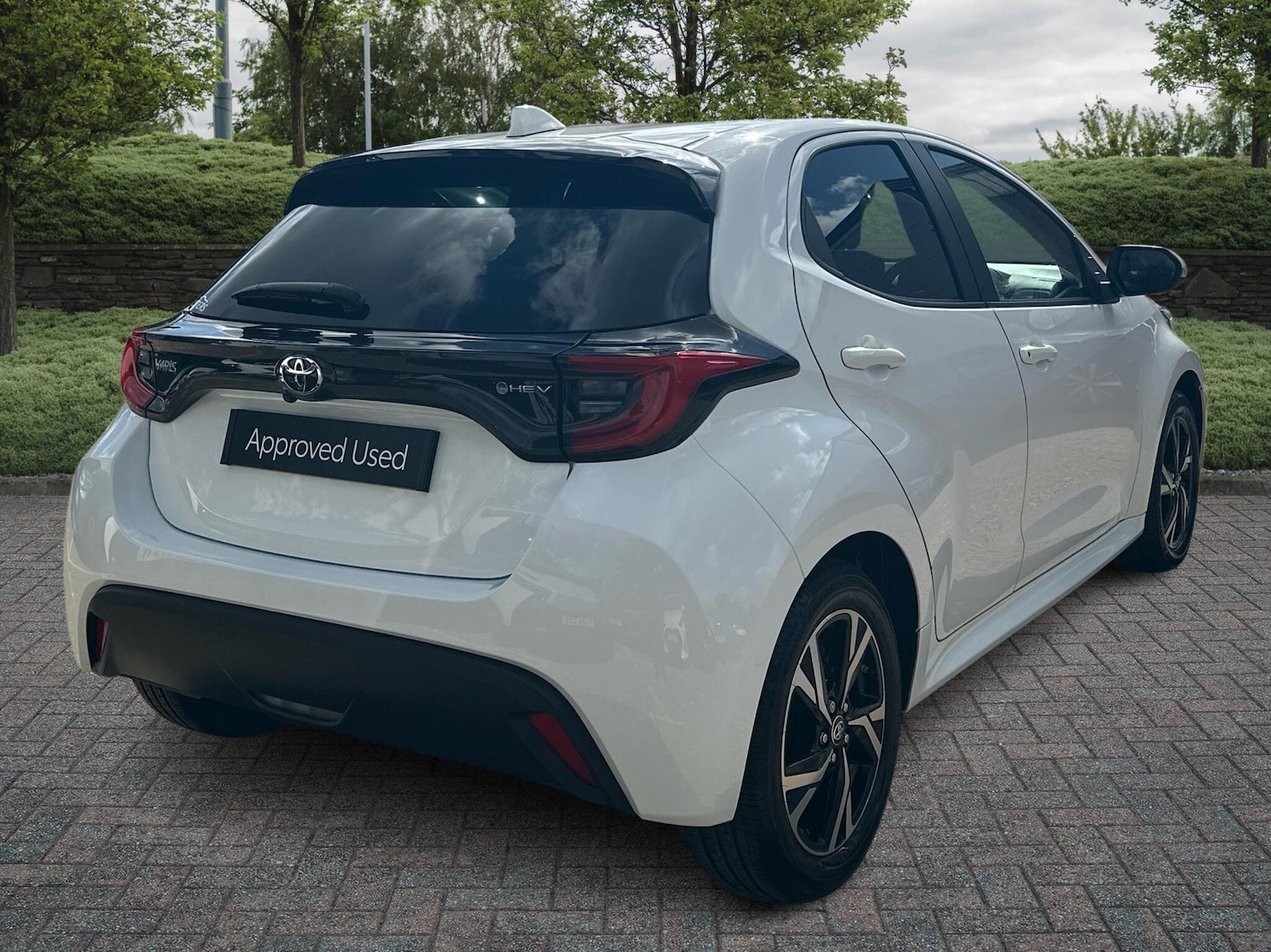 Used Toyota Yaris 2024 for sale - 76086084: Photo 2