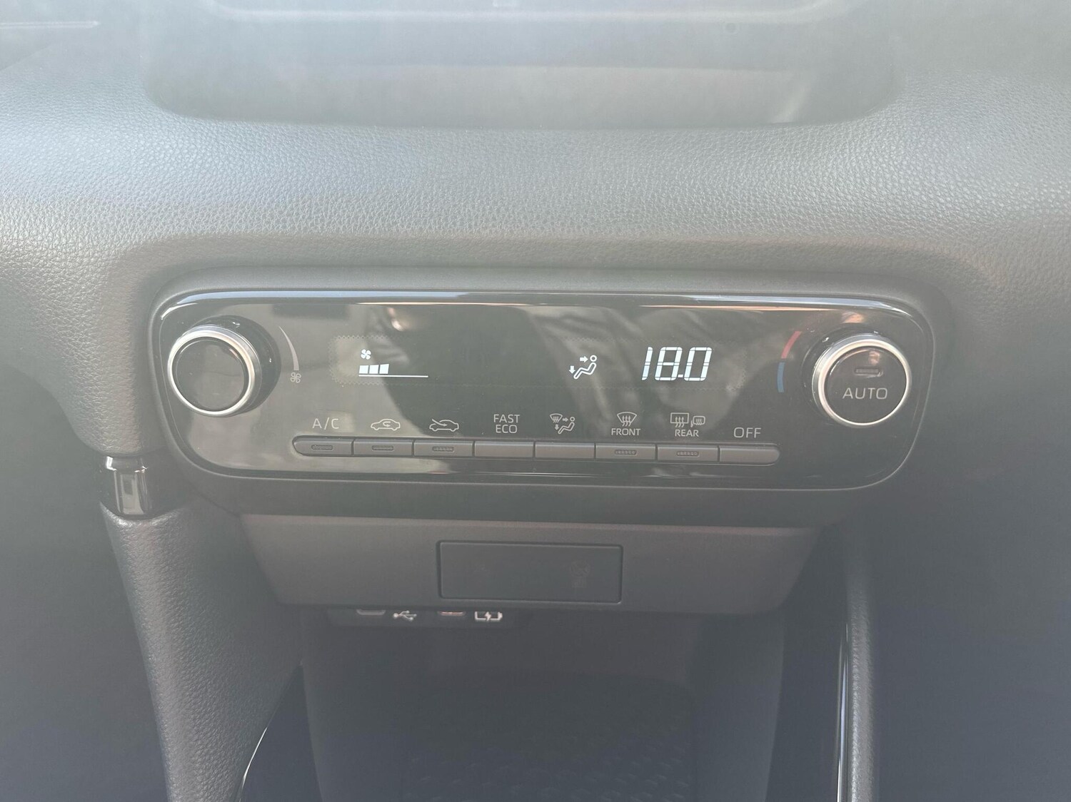 Used Toyota Yaris 2024 for sale - 76086084: Photo 20