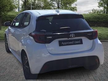 Used Toyota Yaris 2023 for sale - 75116124: Photo