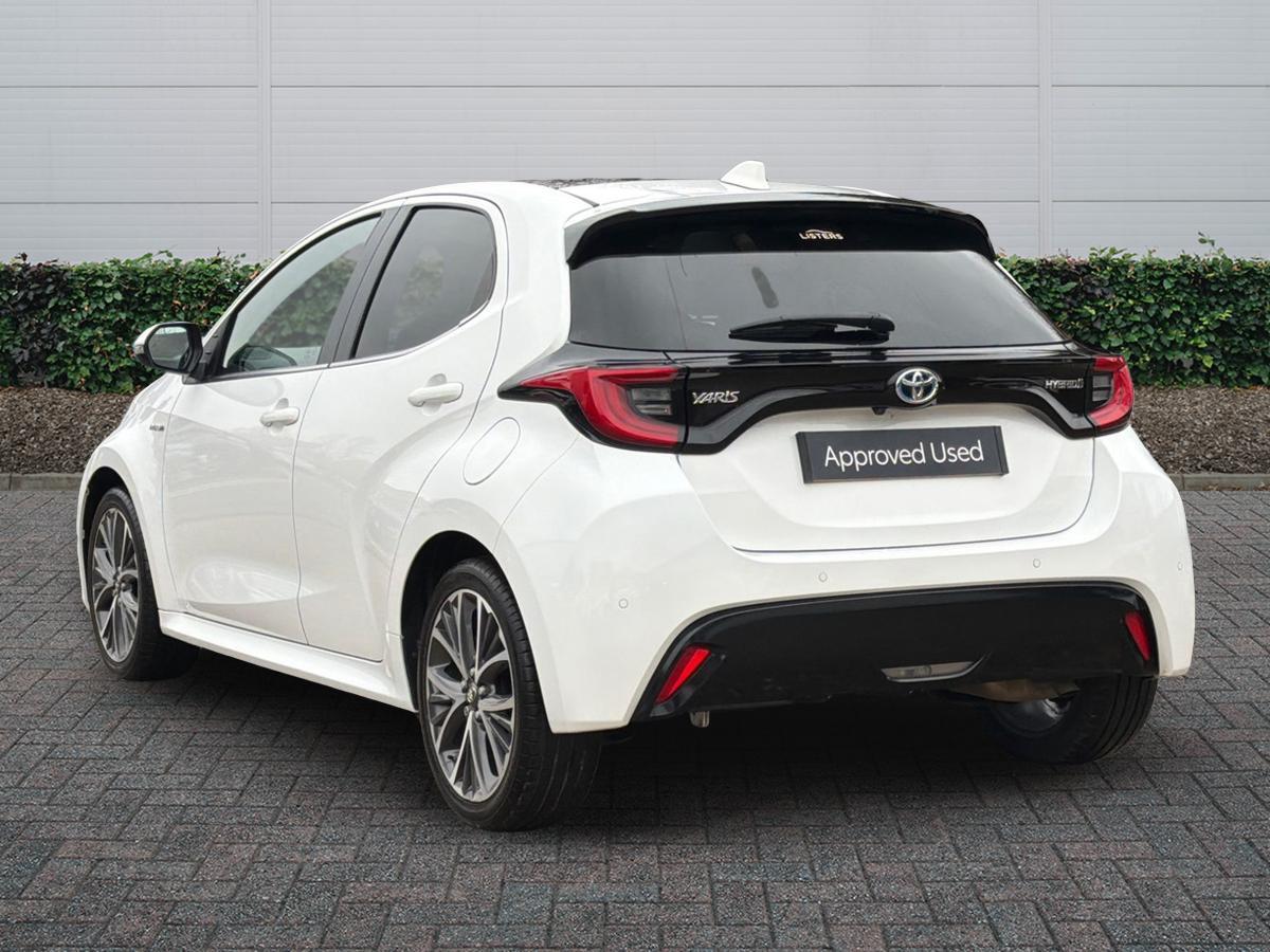 Used Toyota Yaris 2021 for sale - 77575933: Photo 2