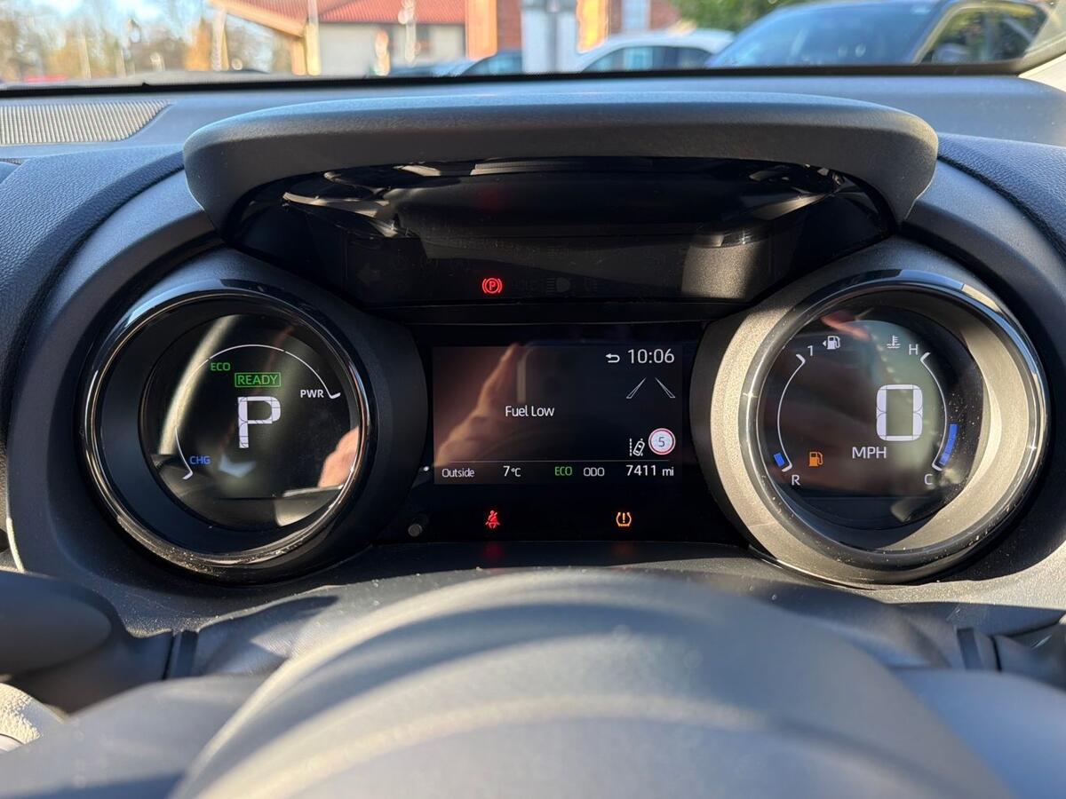 Used Toyota Yaris 2023 for sale - 76800590: Photo 13