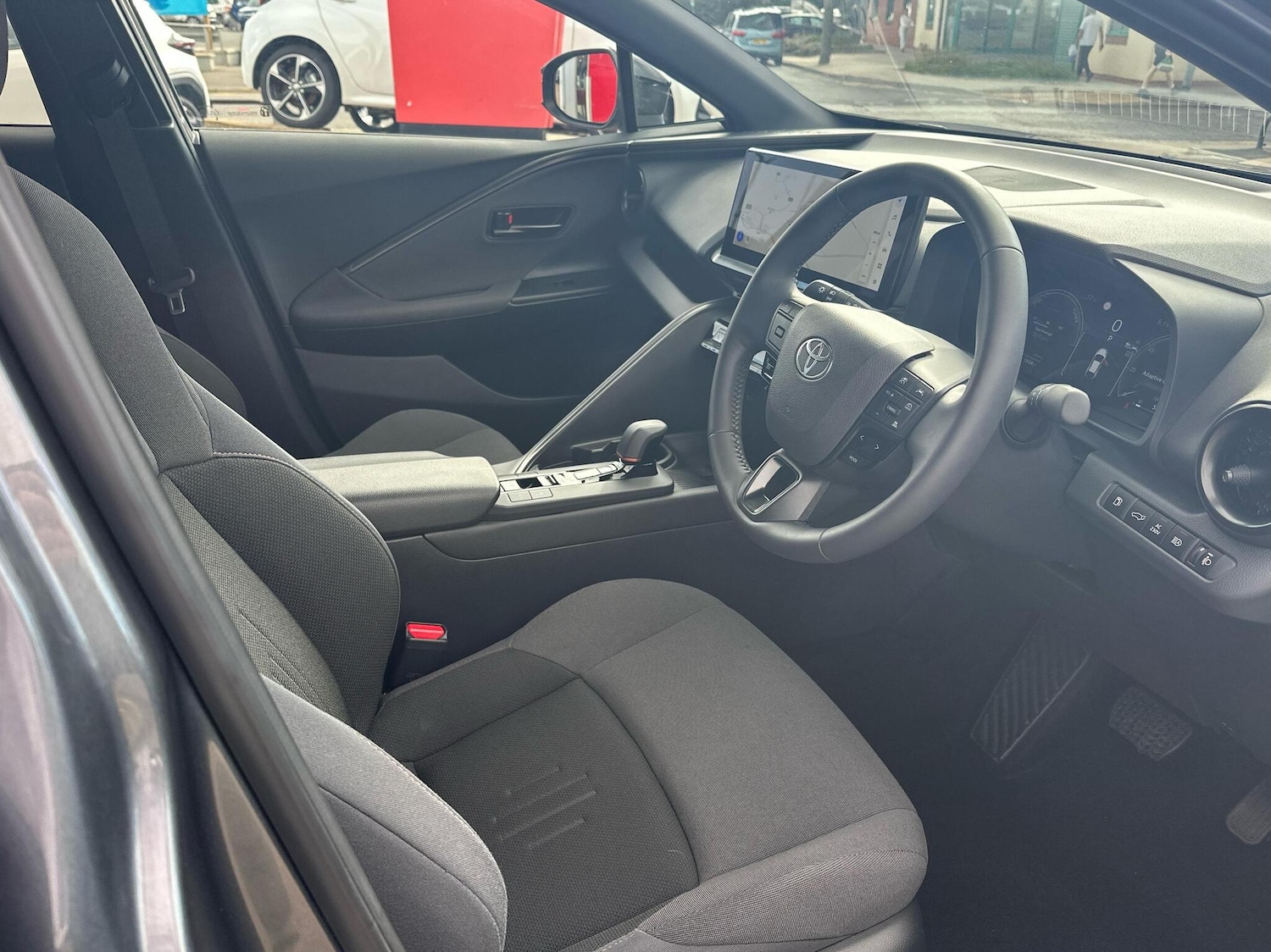 Used Toyota C-HR 2024 for sale - 76837811: Photo 11