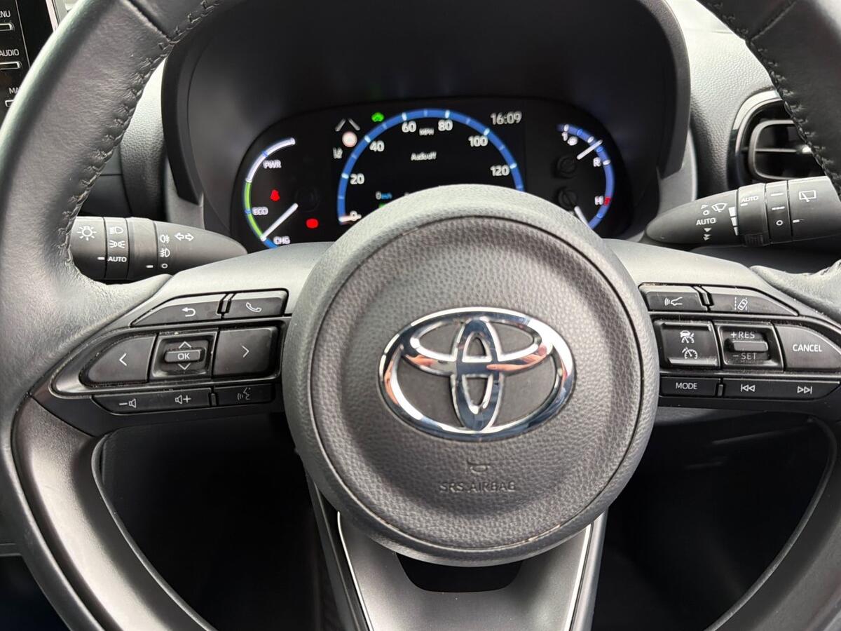 Used Toyota Yaris Cross 2023 for sale - 77994856: Photo 16