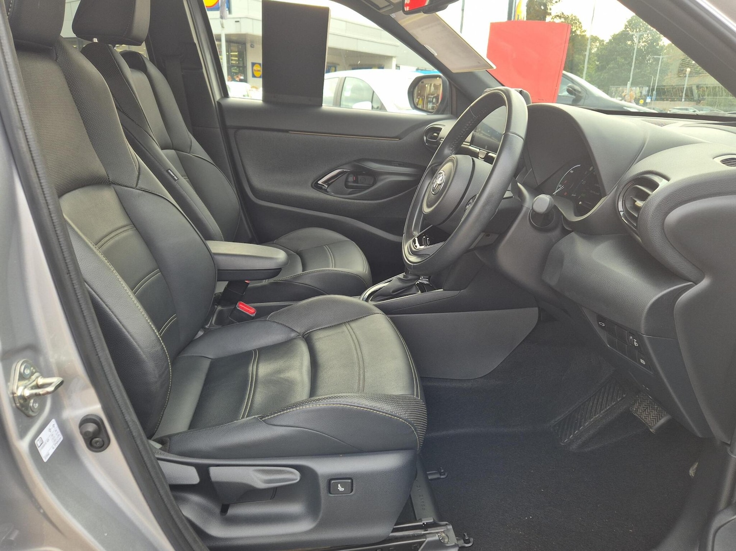 Used Toyota Yaris 2022 for sale - 76111664: Photo 11