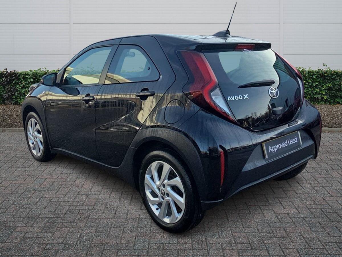 Used Toyota Aygo X 2022 for sale - 76937230: Photo 2