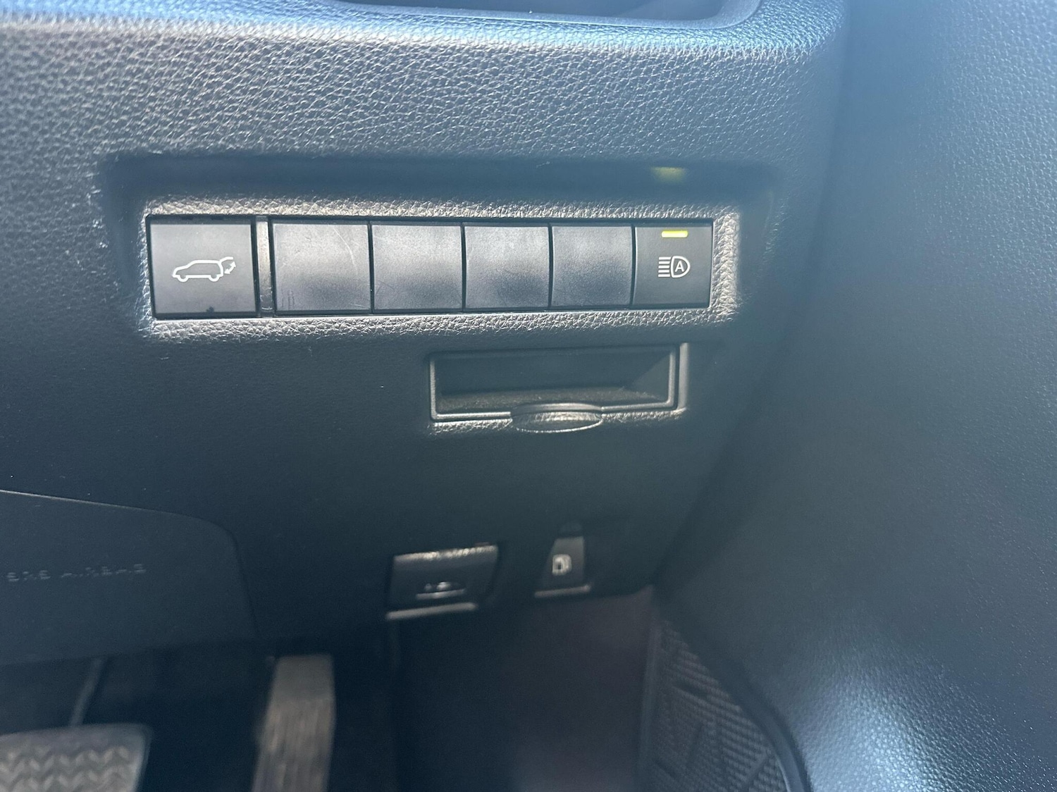 Used Toyota RAV4 2020 for sale - 76017668: Photo 21