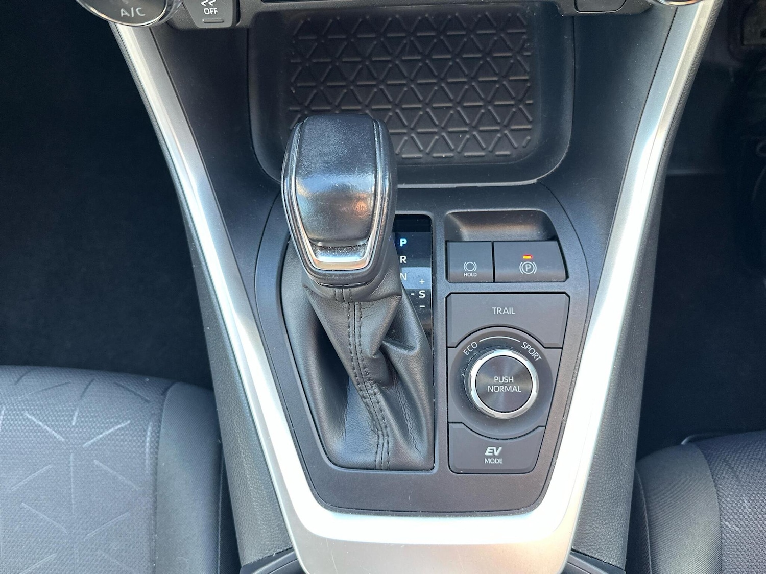 Used Toyota RAV4 2020 for sale - 76017668: Photo 22