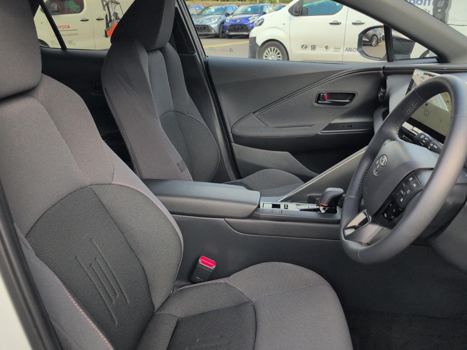 Used Toyota C-HR 2025 for sale - 77512244: Photo 11