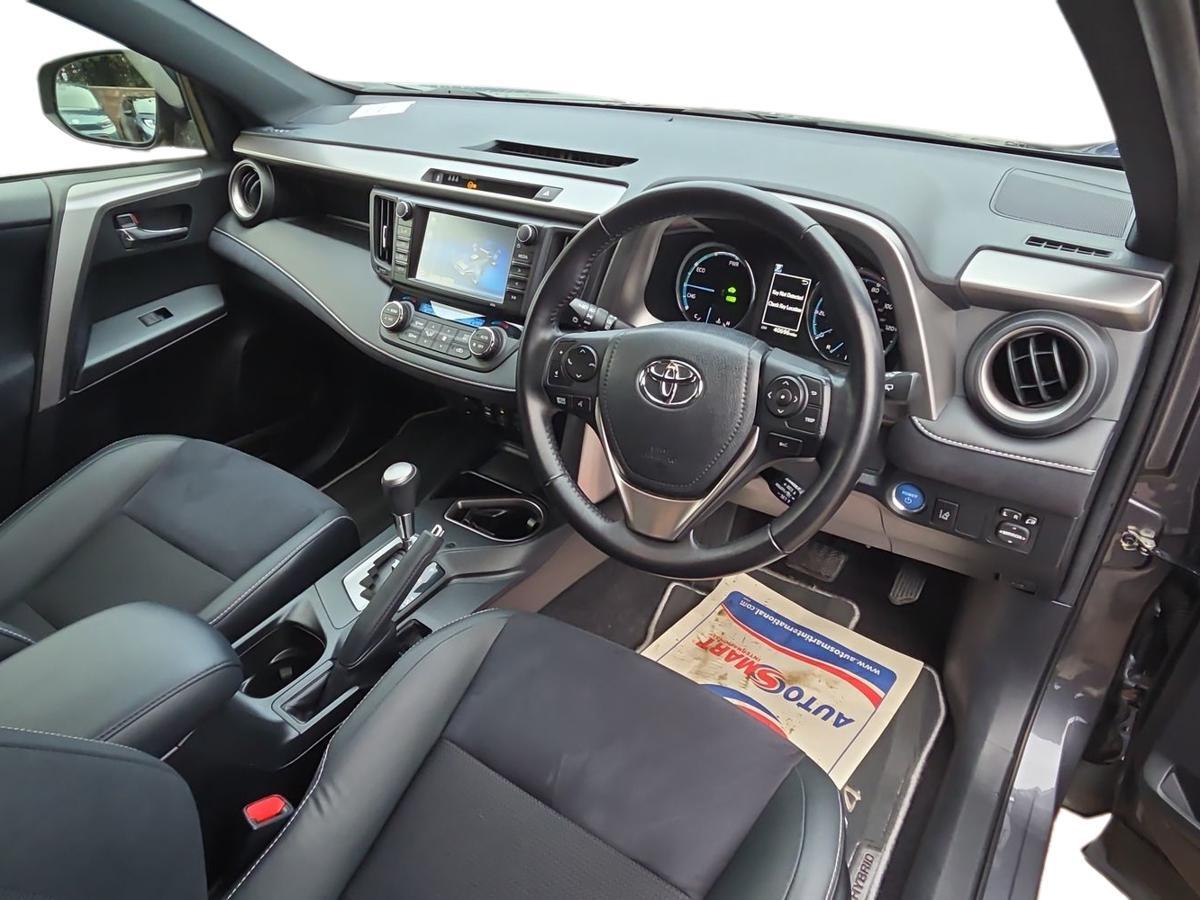 Used Toyota RAV4 2017 for sale - 76856286: Photo 12