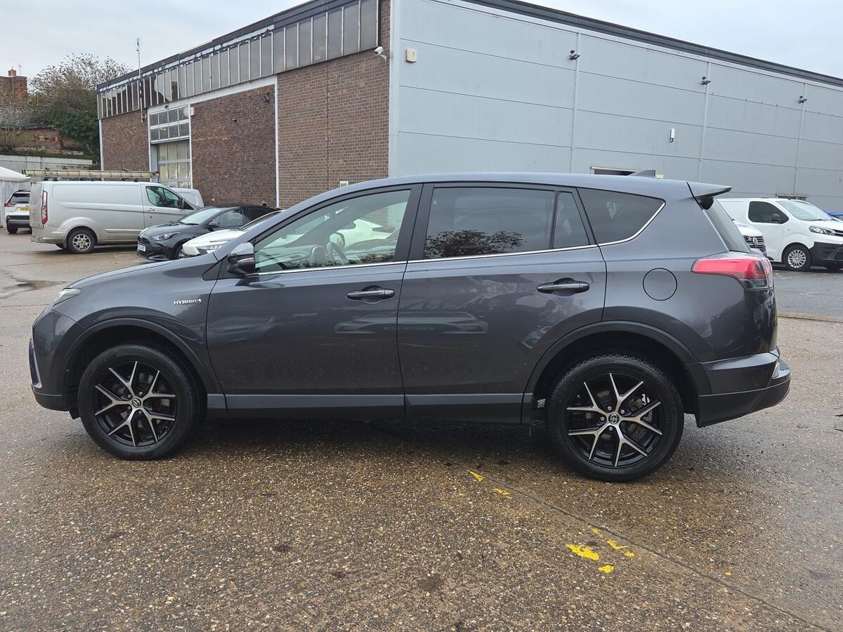 Used Toyota RAV4 2017 for sale - 76856286: Photo 13