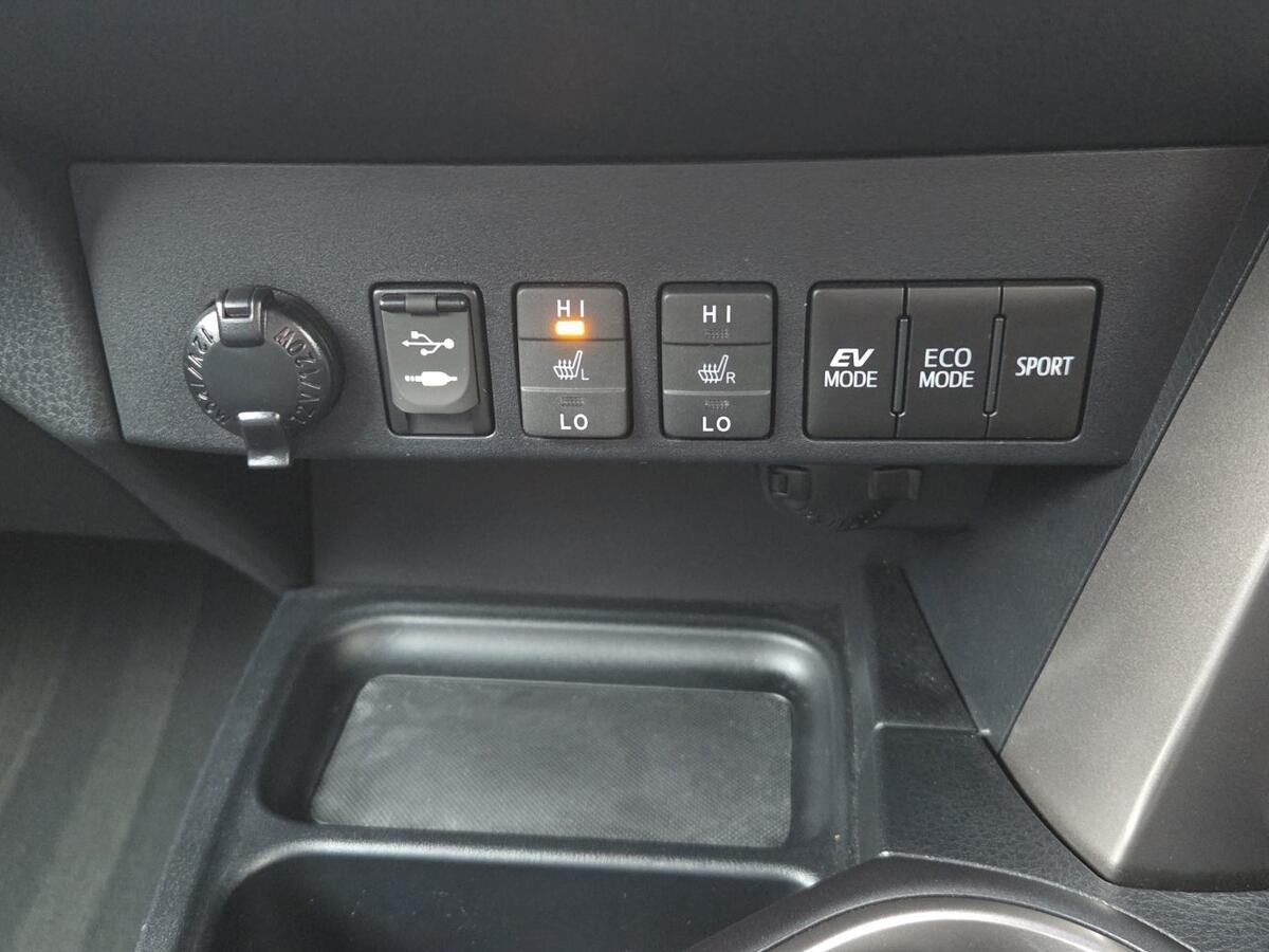 Used Toyota RAV4 2017 for sale - 76856286: Photo 21