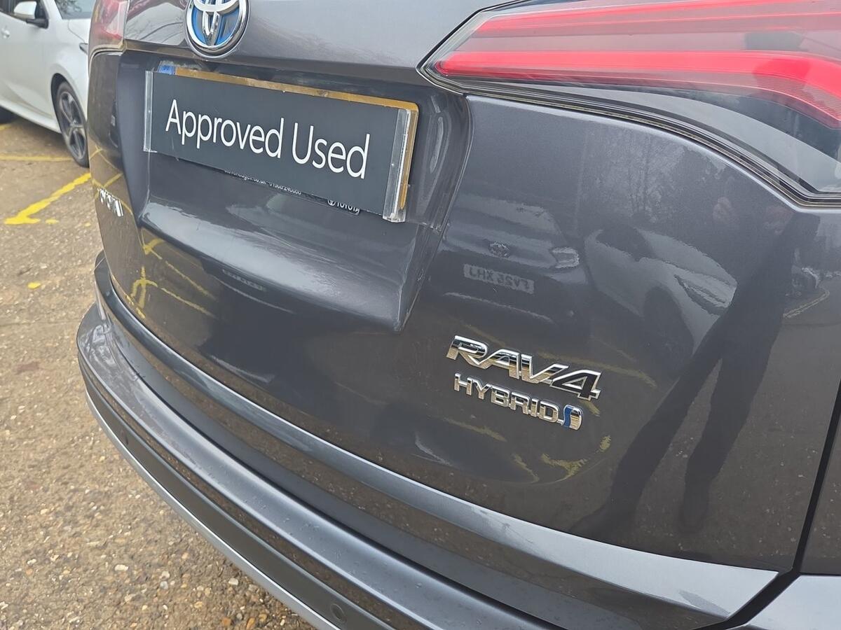 Used Toyota RAV4 2017 for sale - 76856286: Photo 22