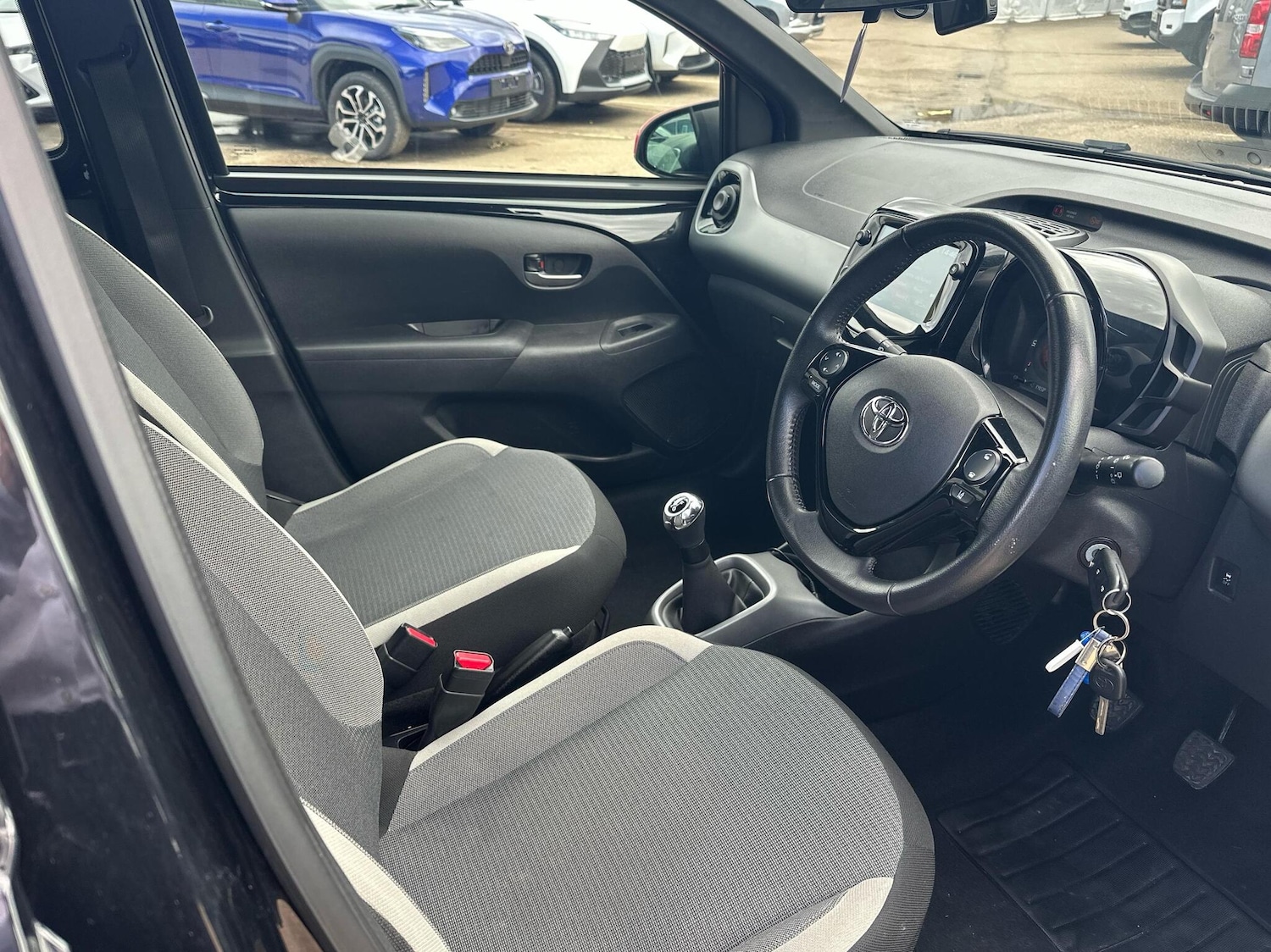 Used Toyota AYGO 2021 for sale - 76837612: Photo 11