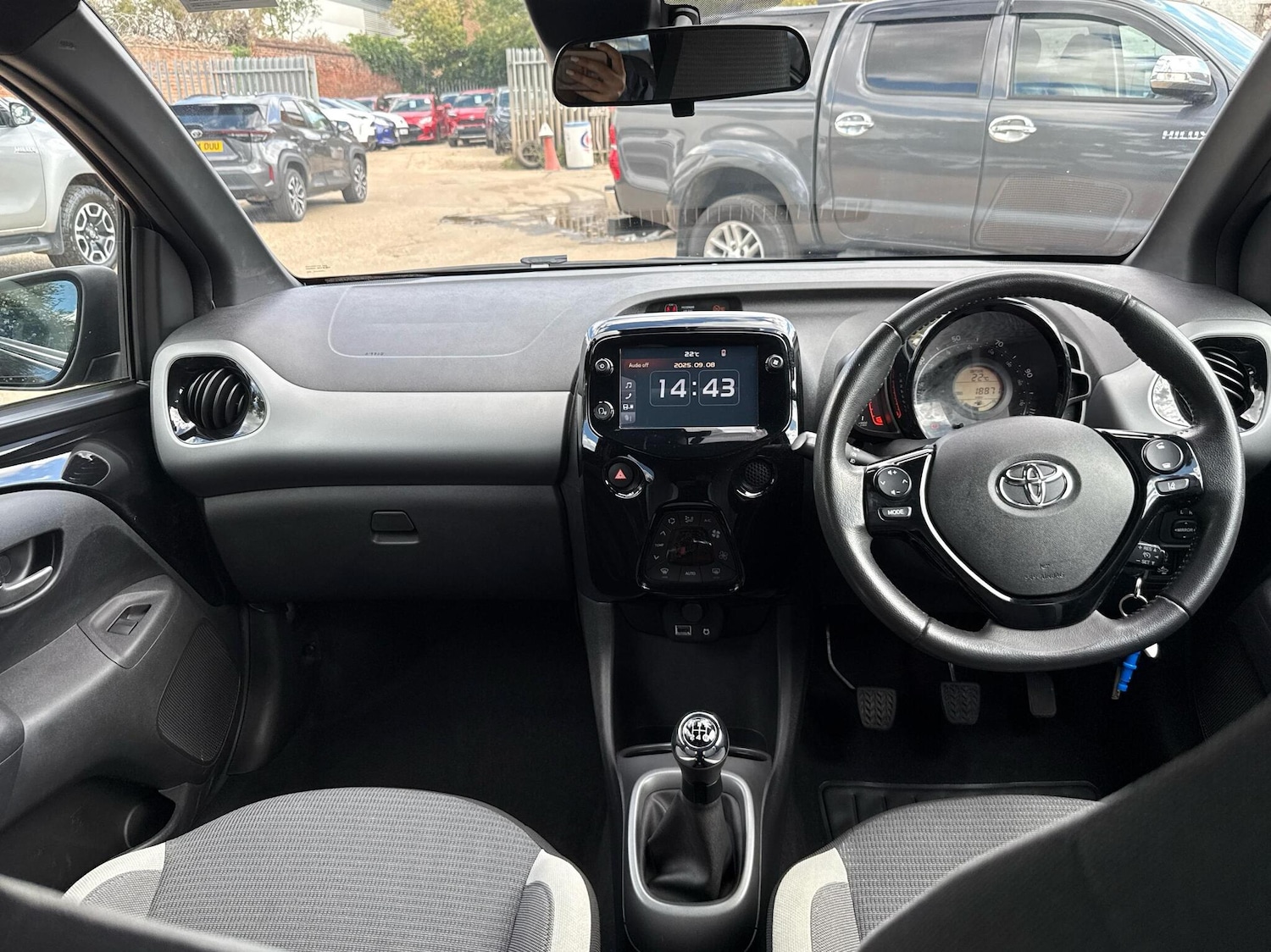 Used Toyota AYGO 2021 for sale - 76837612: Photo 5