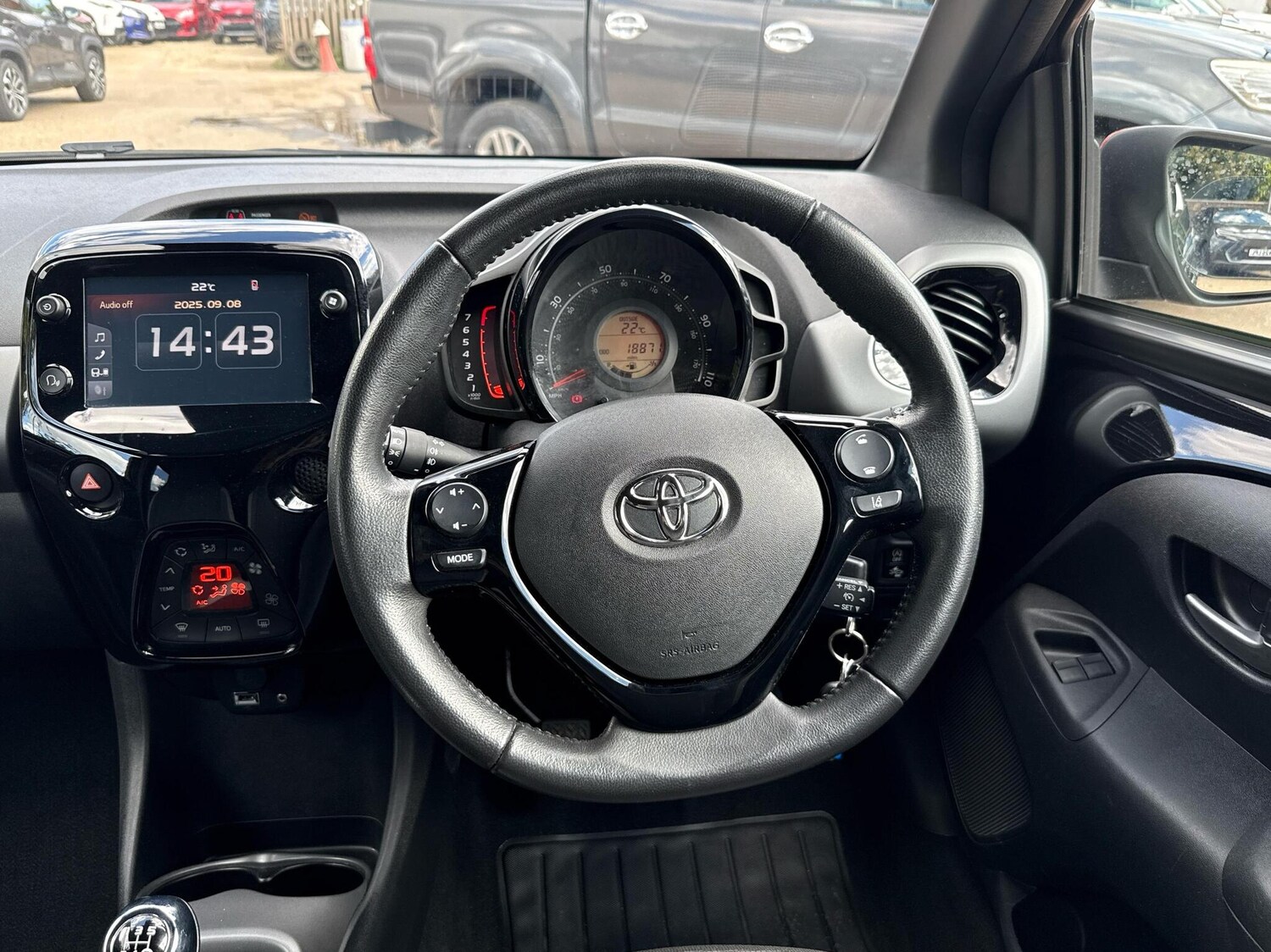 Used Toyota AYGO 2021 for sale - 76837612: Photo 6