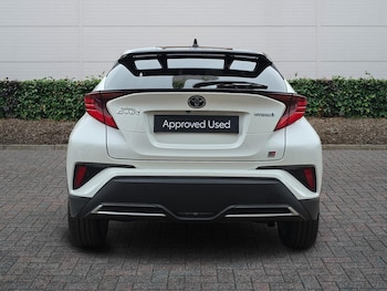 Used Toyota C-HR 2021 for sale - 78136883: Photo