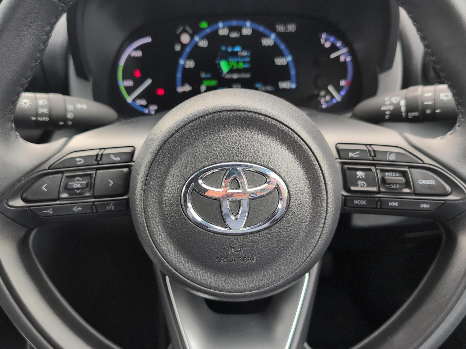 Used Toyota Yaris Cross 2023 for sale - 76434202: Photo 8