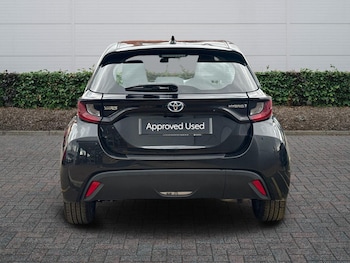 Used Toyota Yaris 2024 for sale - 78463403: Photo