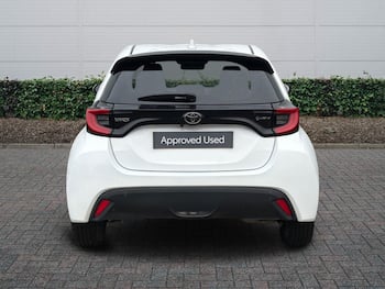 Used Toyota Yaris 2024 for sale - 79633288: Photo
