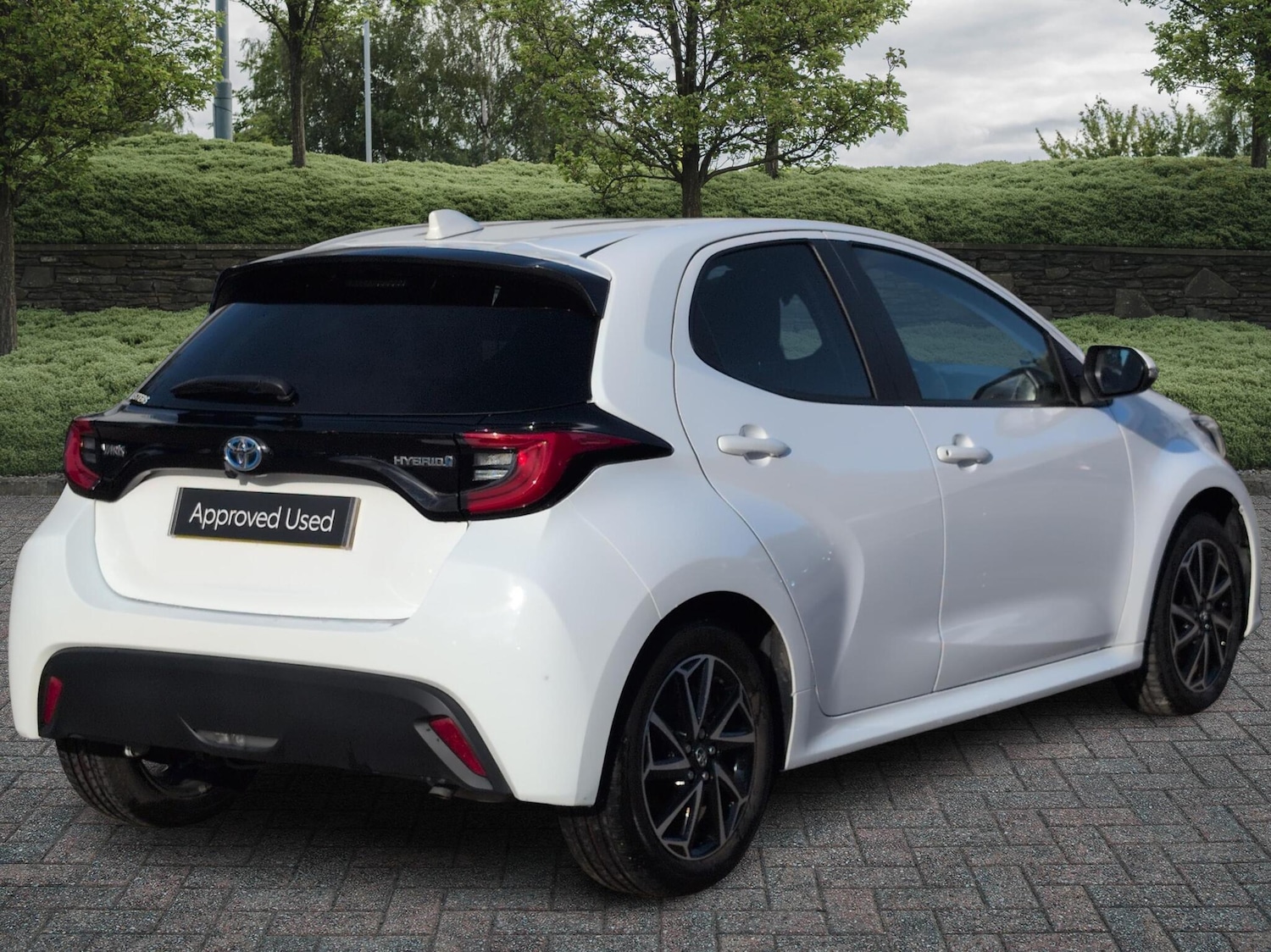 Used Toyota Yaris 2023 for sale - 76168410: Photo 2