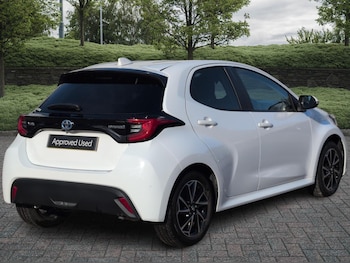 Used Toyota Yaris 2023 for sale - 76168410: Photo 2