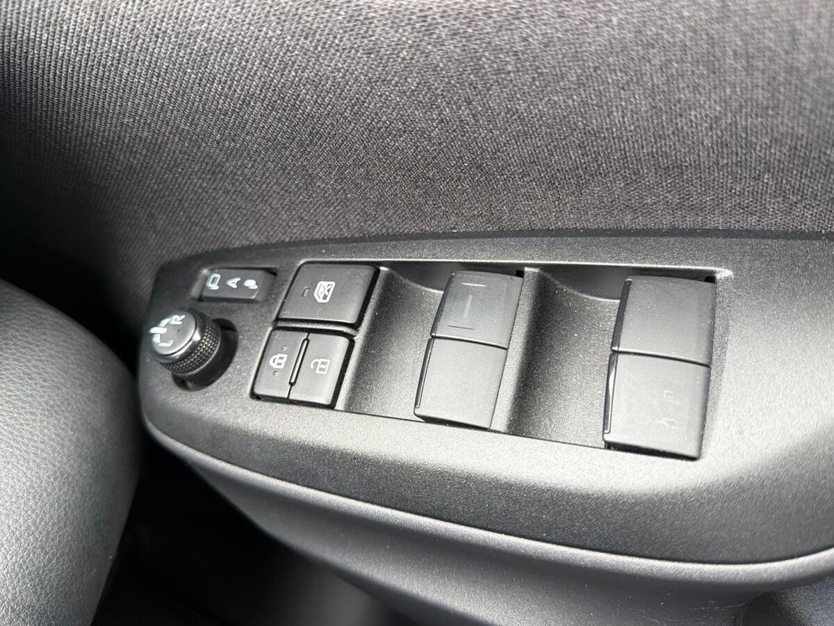 Used Toyota Yaris Cross 2023 for sale - 77826193: Photo 15