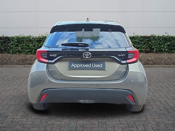 Used Toyota Yaris 2024 for sale - 79688872: Photo