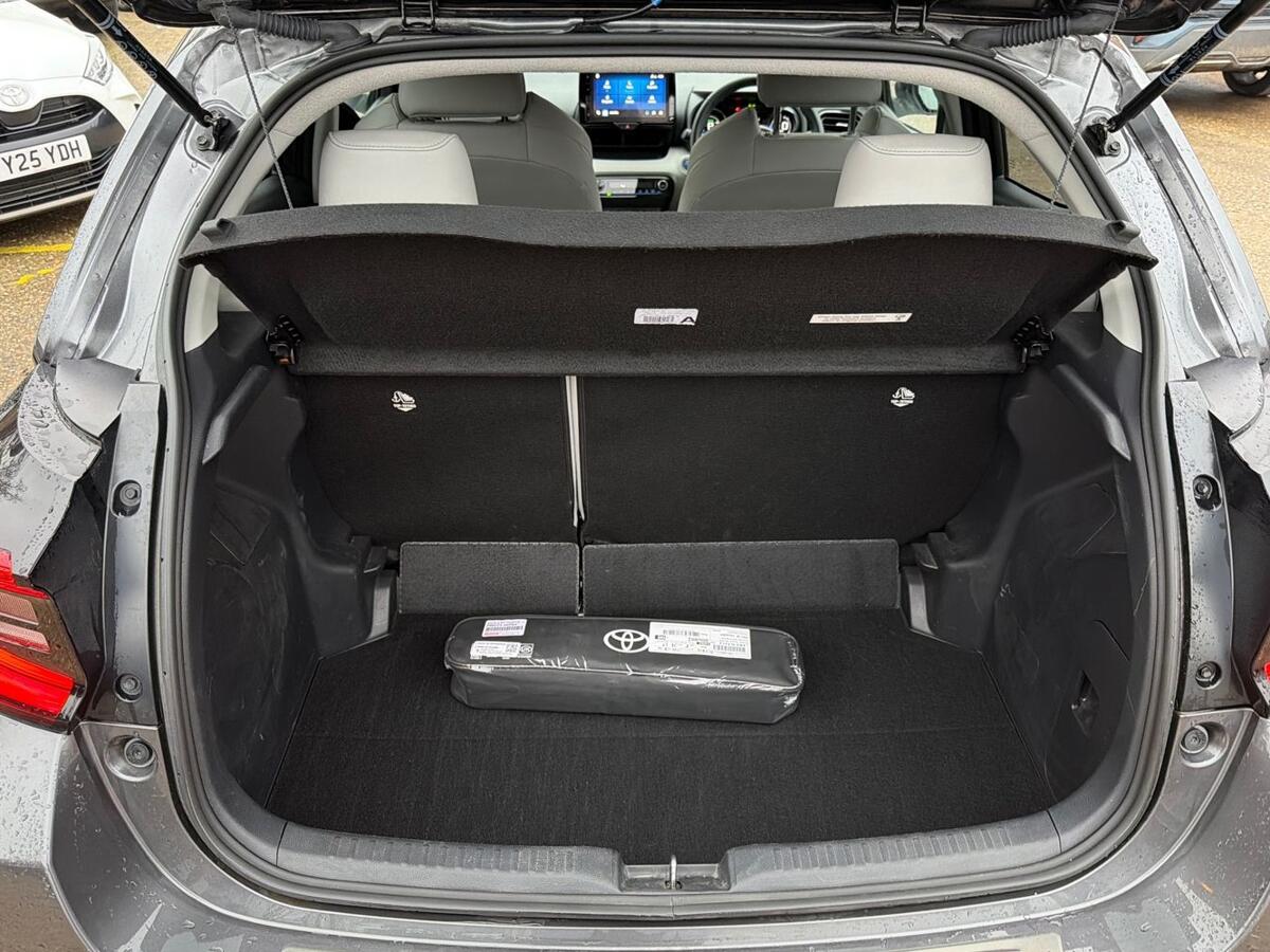 Used Toyota Yaris 2023 for sale - 77124611: Photo 10