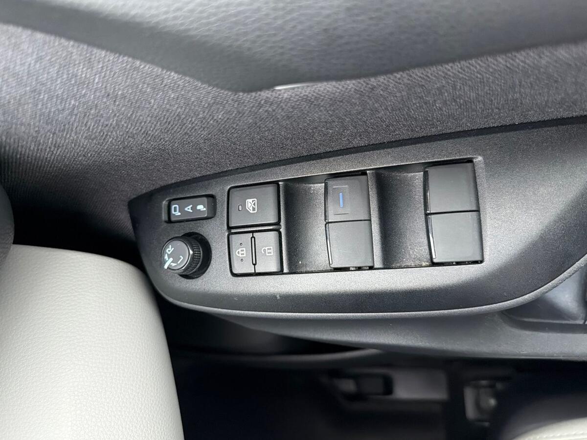 Used Toyota Yaris 2023 for sale - 77124611: Photo 17