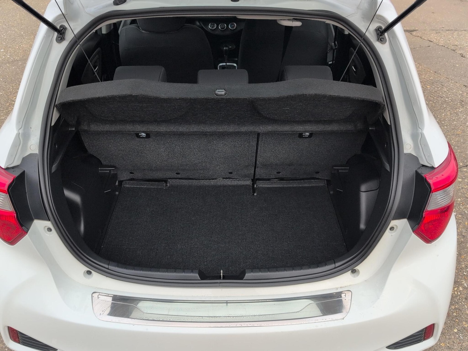 Used Toyota Yaris 2019 for sale - 76139779: Photo 14