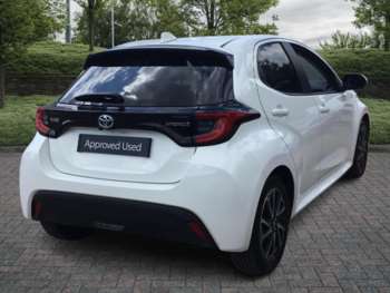 Used Toyota Yaris 2023 for sale - 75116105: Photo