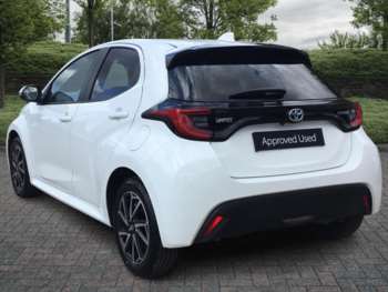 Used Toyota Yaris 2023 for sale - 75116105: Photo