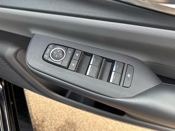 Used Toyota Prius 2024 for sale - 75521703: Photo 24