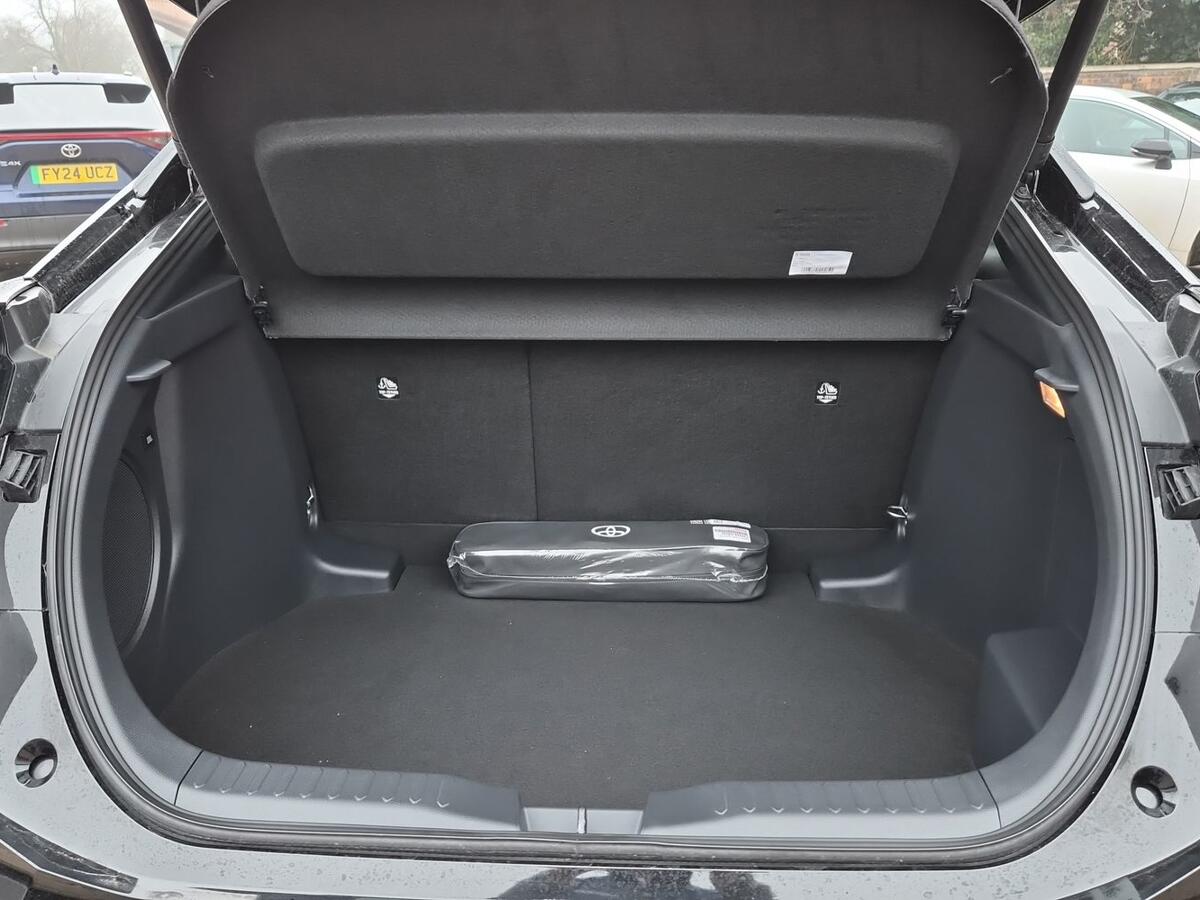 Used Toyota C-HR 2025 for sale - 77512250: Photo 10