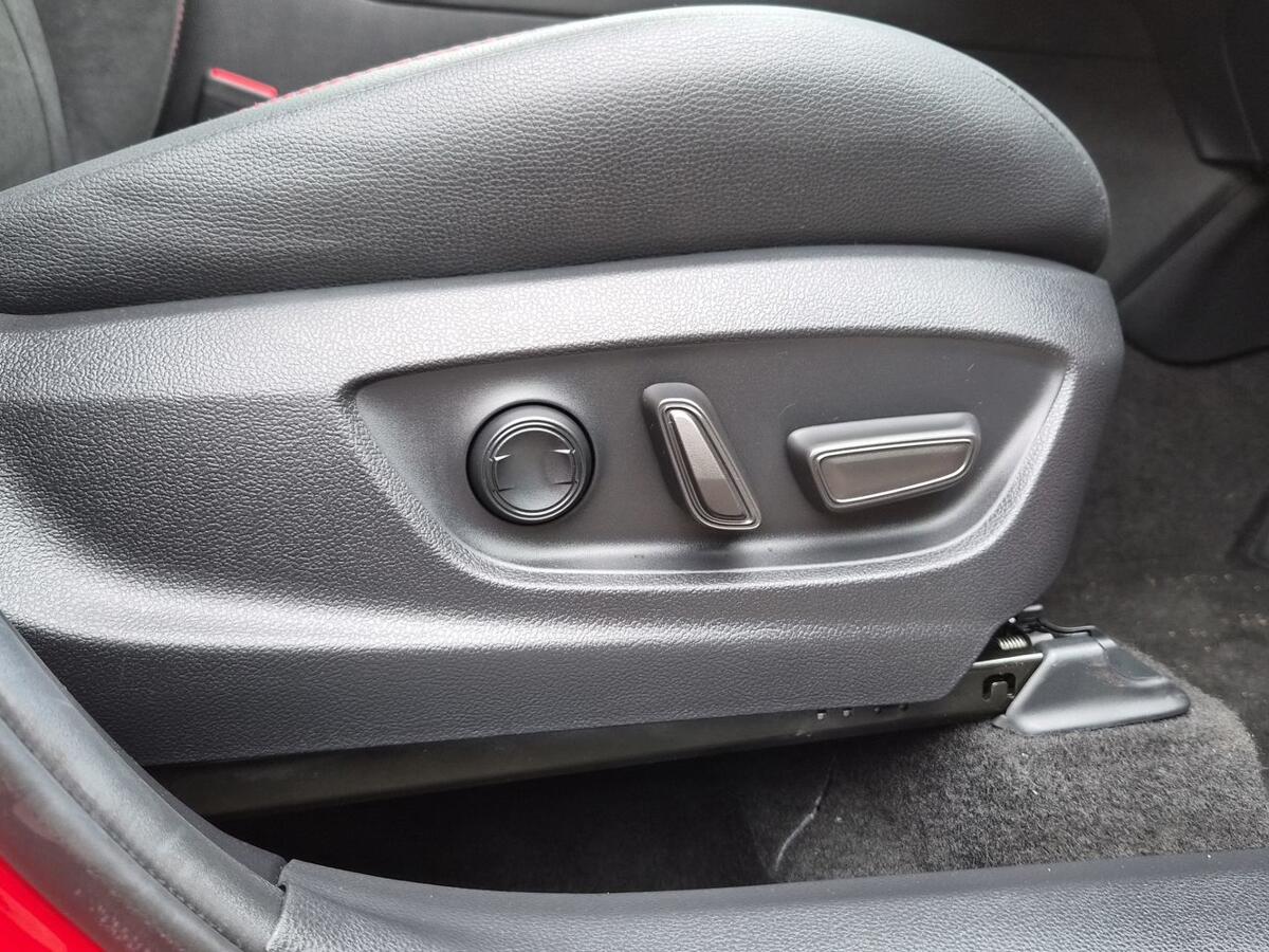 Used Toyota C-HR 2025 for sale - 77512250: Photo 16