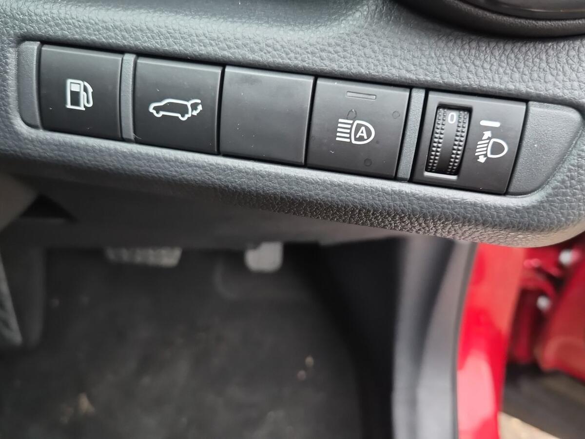 Used Toyota C-HR 2025 for sale - 77512250: Photo 18