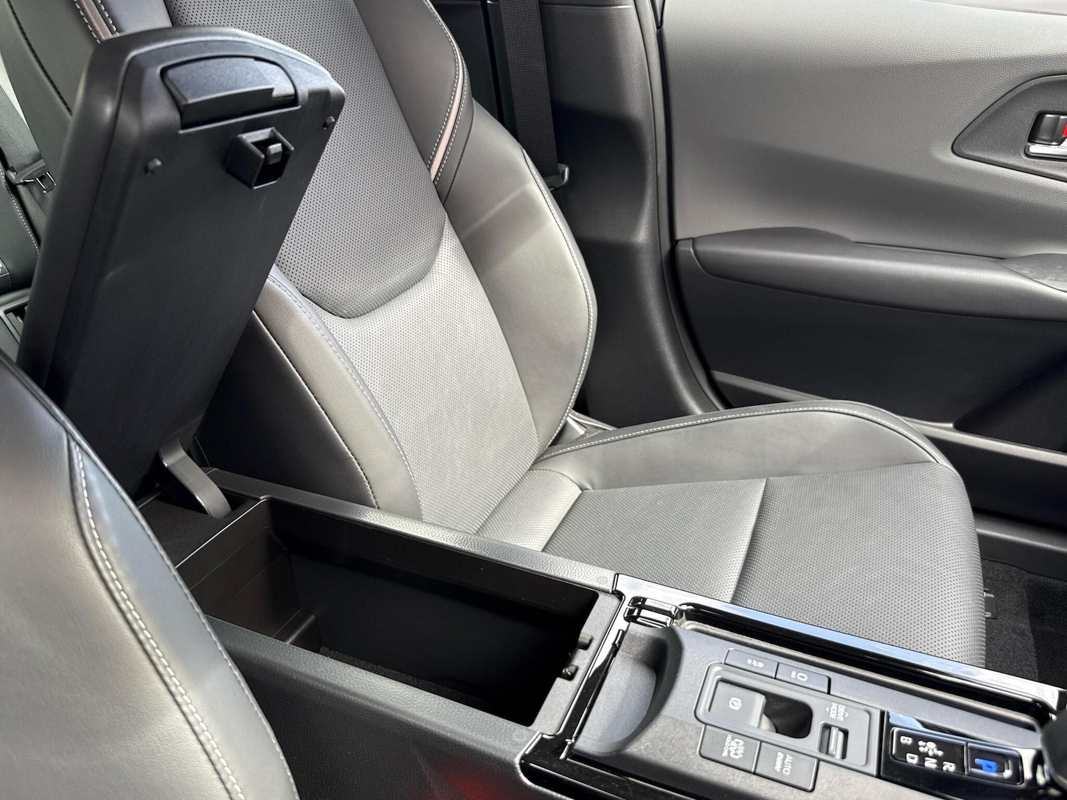 Used Toyota Prius 2024 for sale - 76381505: Photo 28