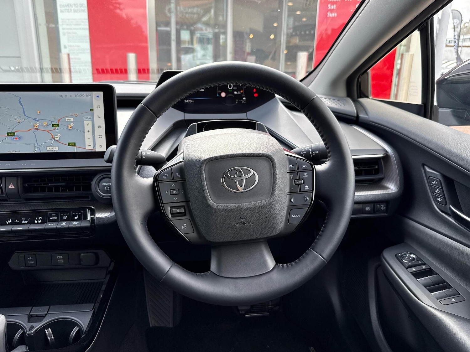 Used Toyota Prius 2024 for sale - 76381505: Photo 6