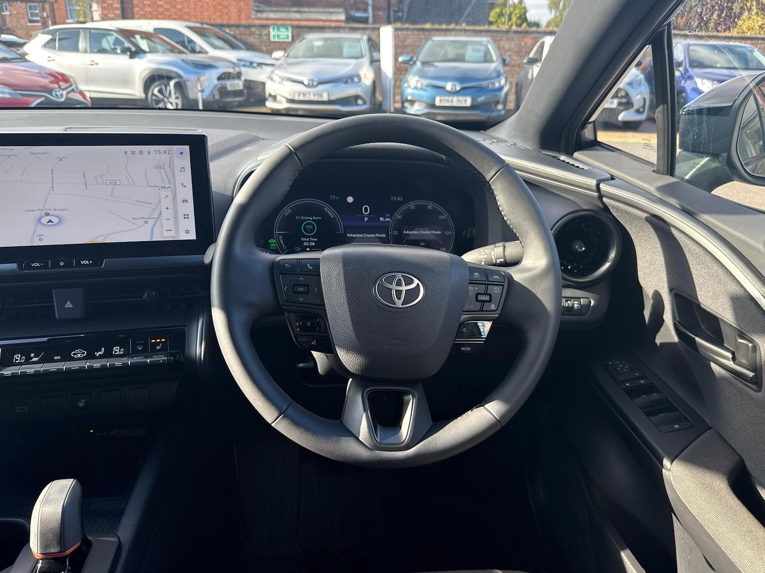 Used Toyota C-HR 2024 for sale - 76139792: Photo 6